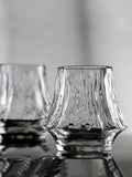 Lot de deux verres Mont Fuji Yamazakura sur sous-verres ardoise