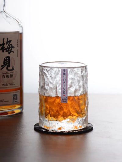 Vue de profil du tumbler Première Neige montrant l'épaisseur de la base